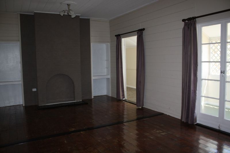 4 Burnett Street, West Ipswich, QLD 4305