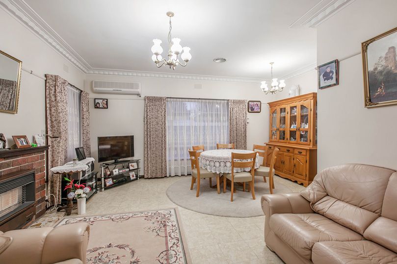 1 Merrilands Road, Reservoir, VIC 3073