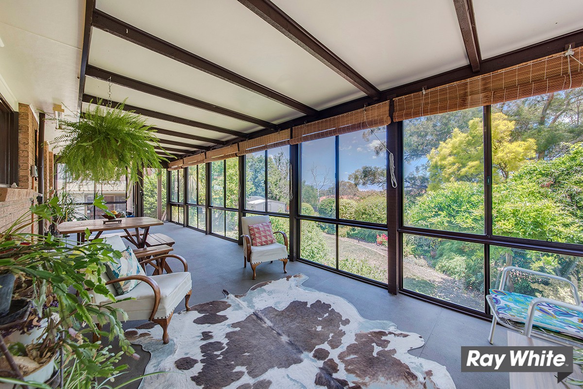 6 Neeld Place, Charnwood, ACT 2615