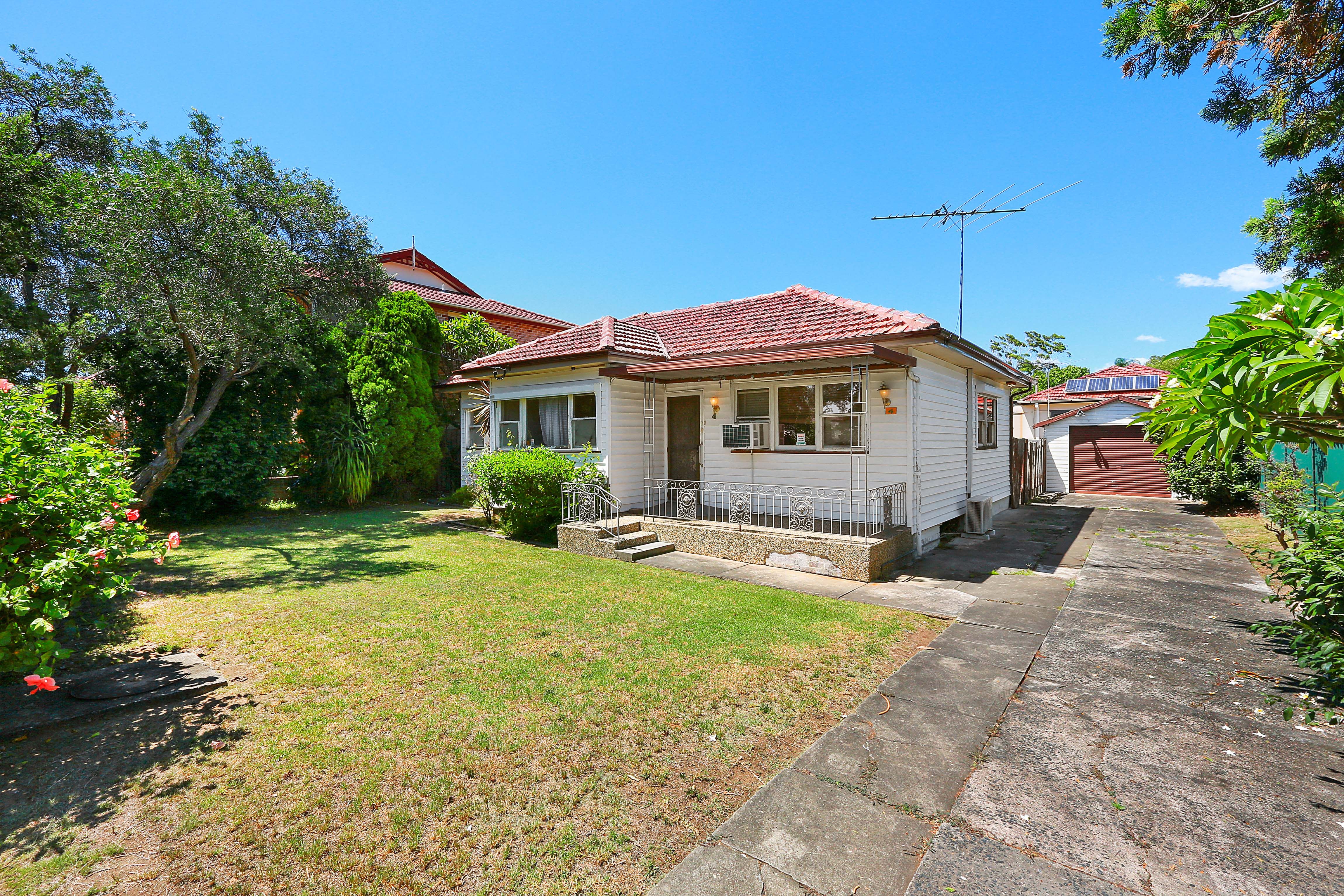 4 Matthew Street