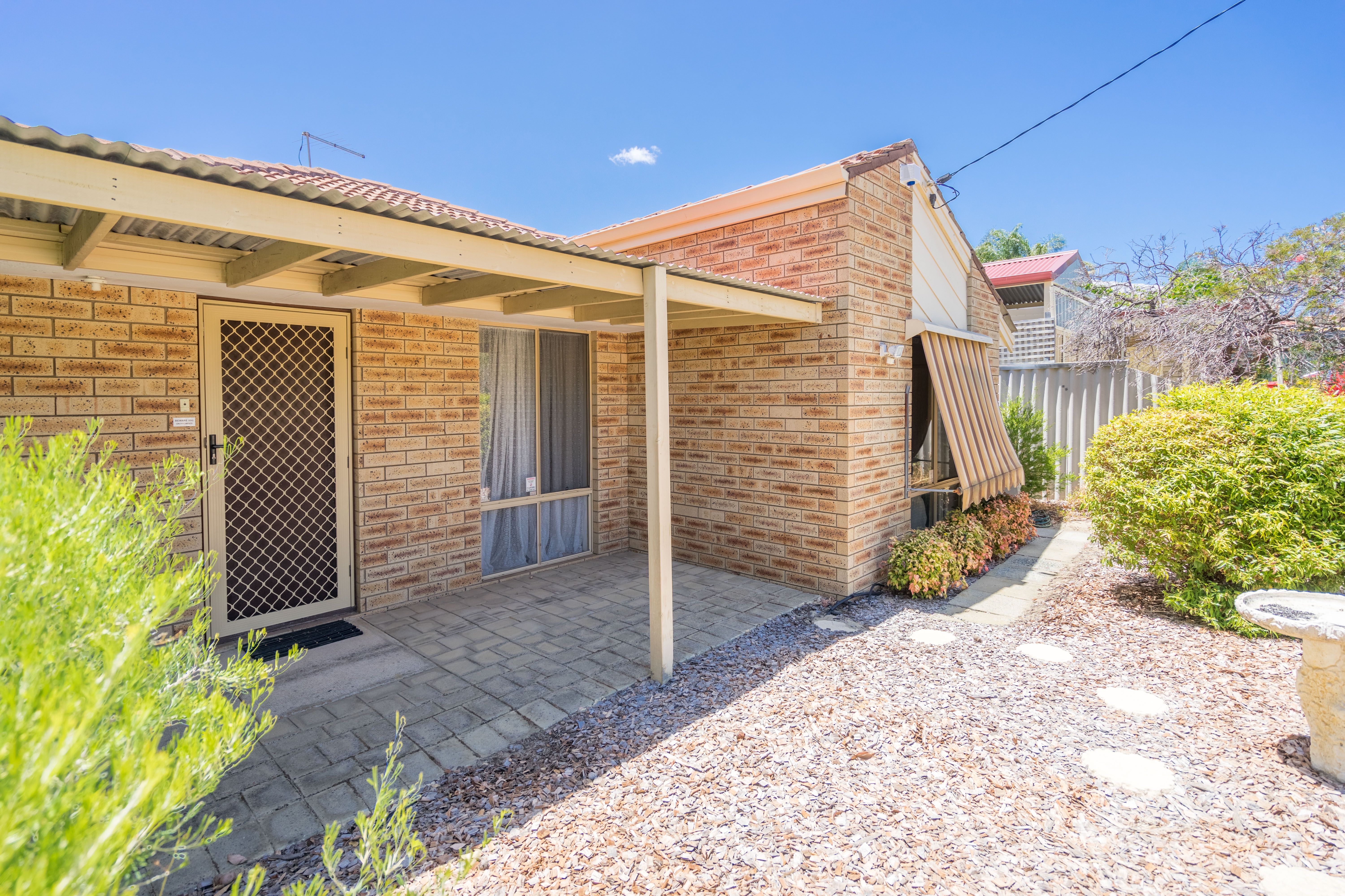 15 Oakleaf Circle, Mirrabooka, WA 6061