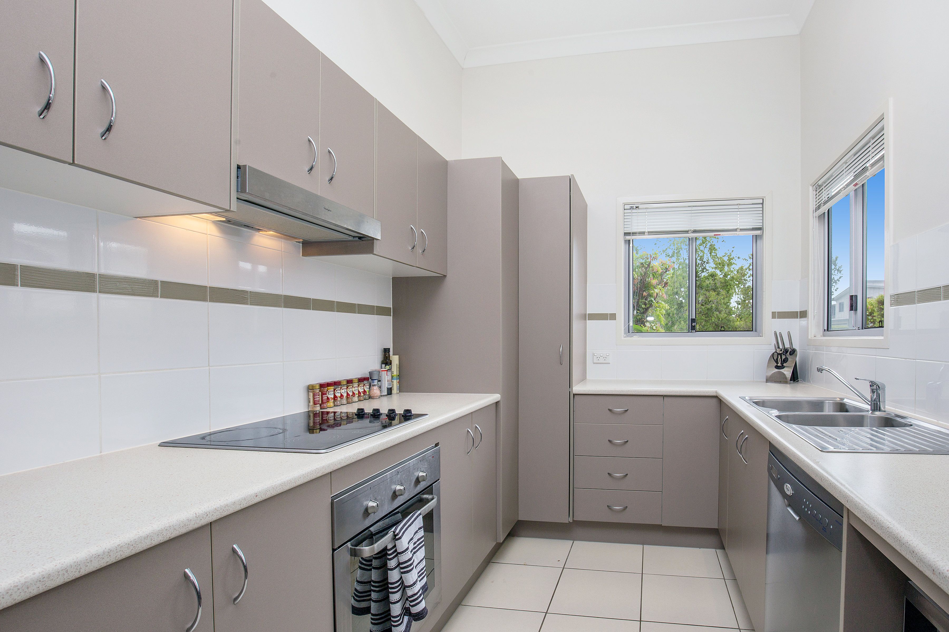 29/2 Sangster Crescent, Pacific Pines, QLD 4211