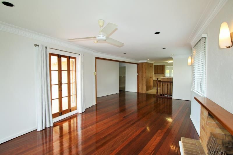 1 Kneale Street, Holland Park West, QLD 4121