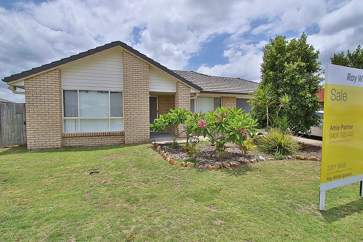 12 McInnes Street, Lowood, QLD 4311