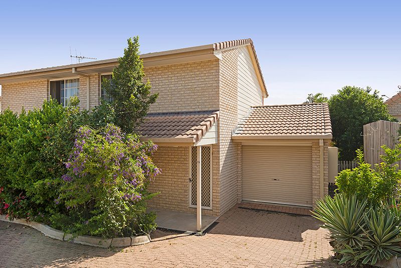 35 Dennis Road, Springwood QLD 4127