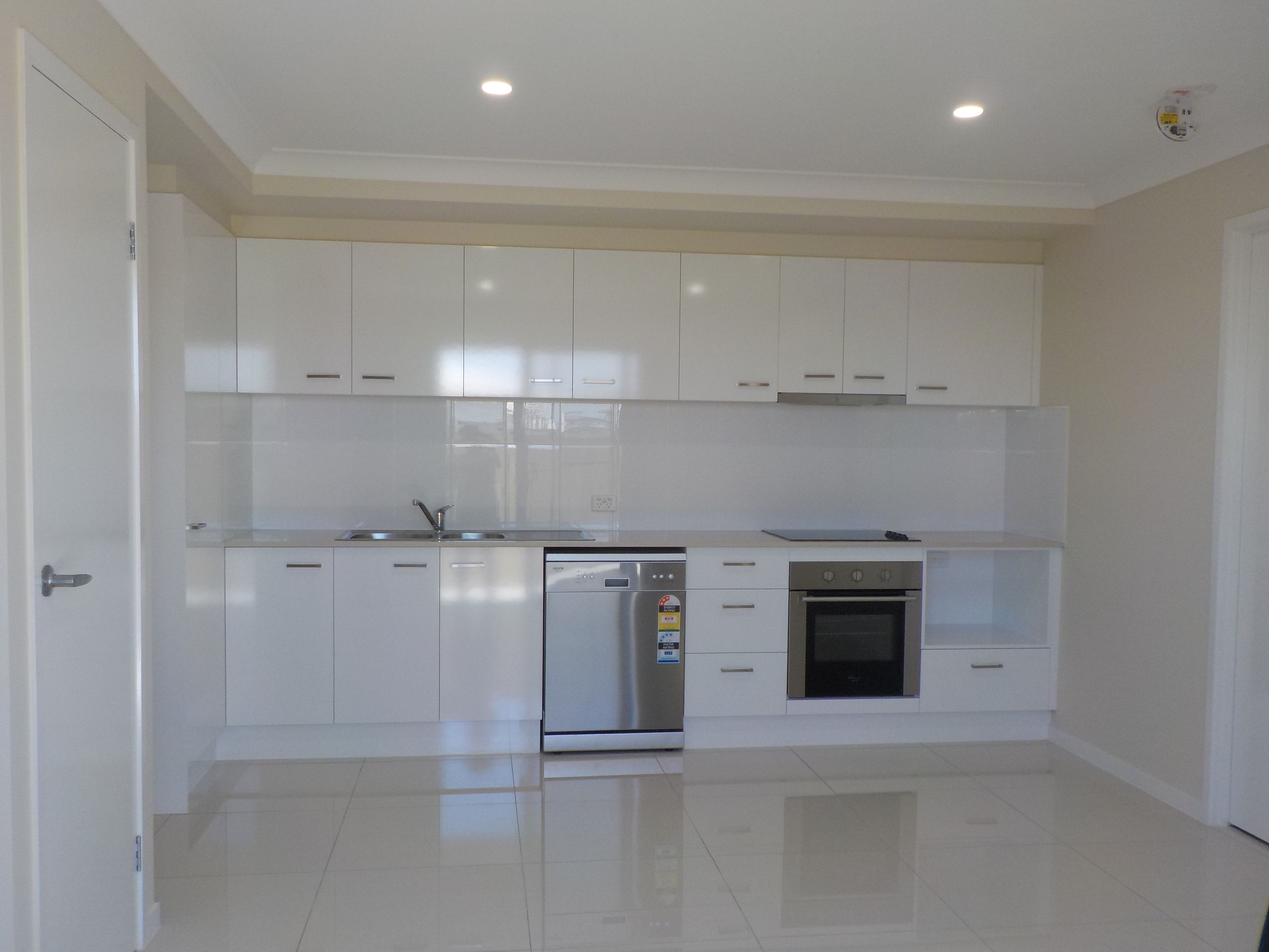 2/4 Wongalee Place, Cambooya, QLD 4358
