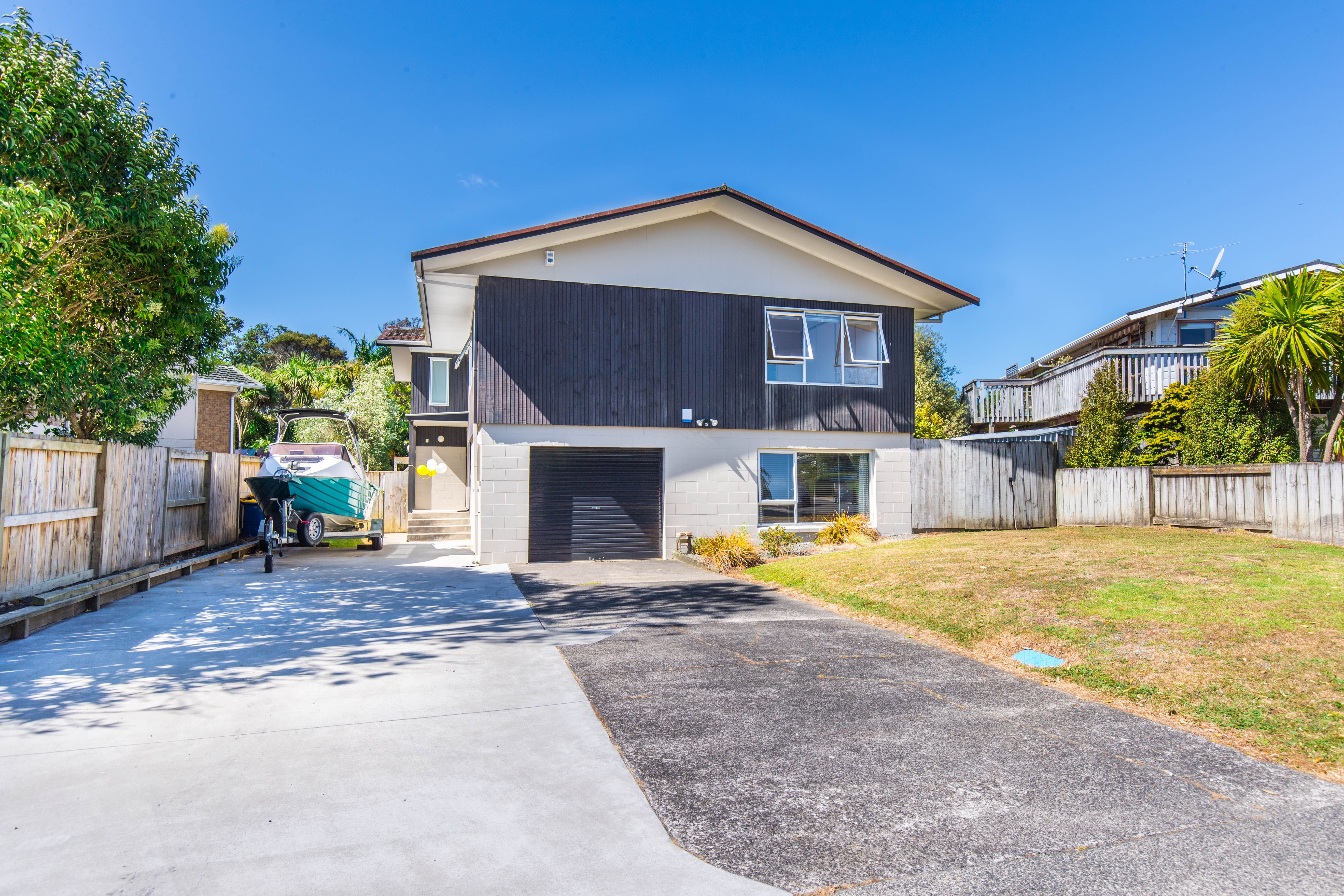 87 Aeroview Drive, Beach Haven, North Shore City