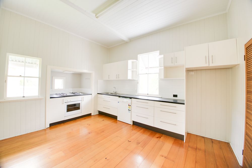220 Warwick Road, Churchill, QLD 4305