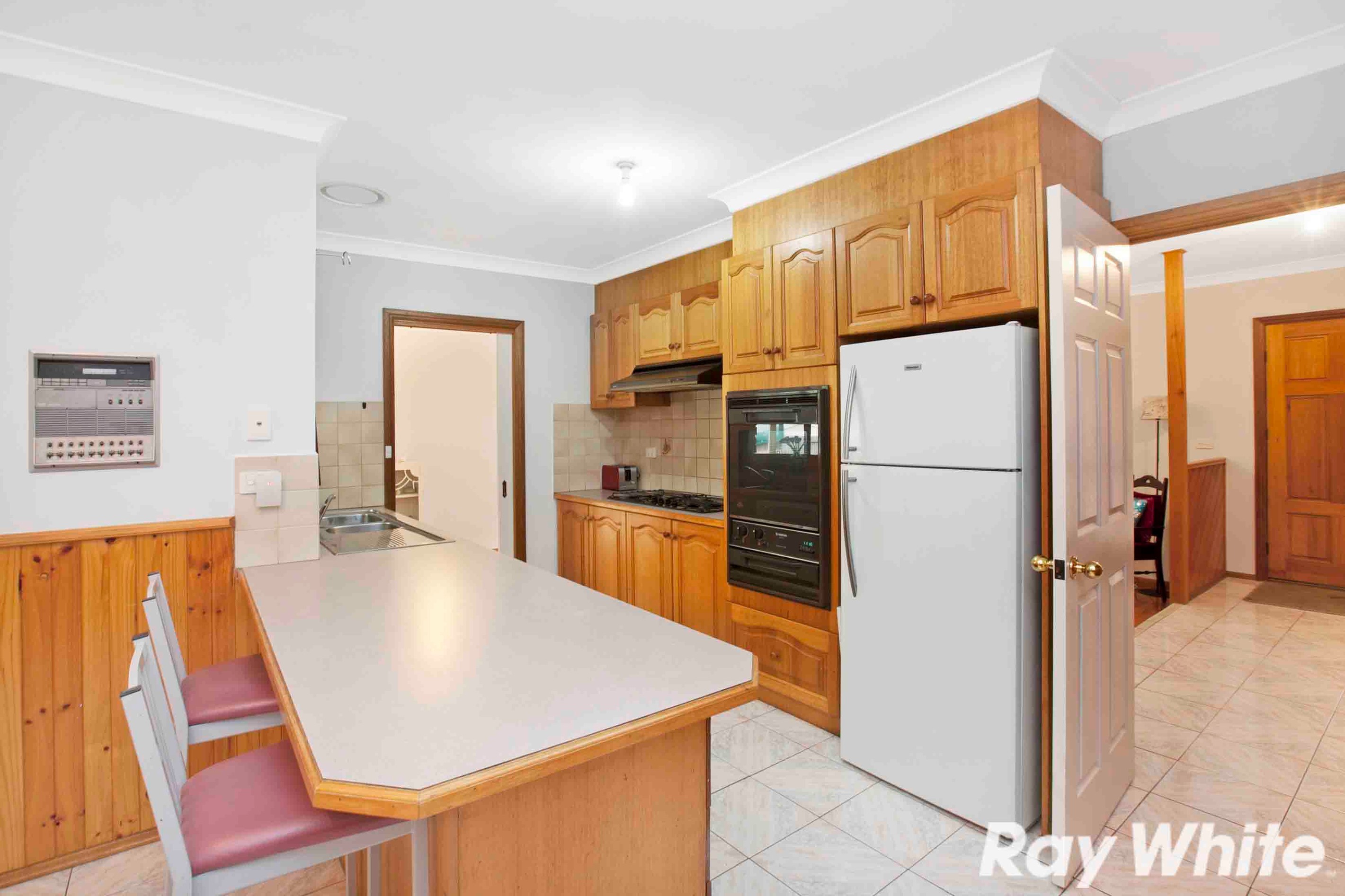 2 Sinclair Court, Mill Park, VIC 3082