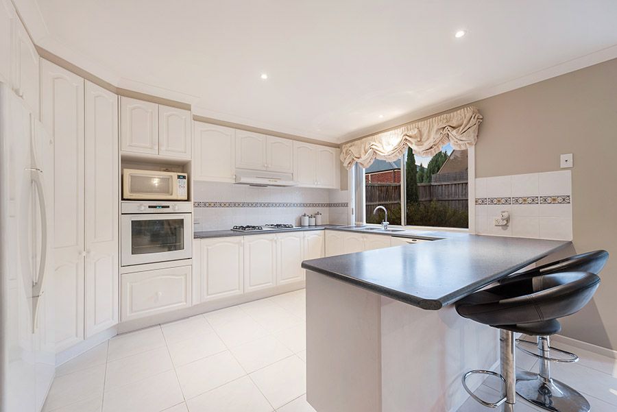 8 Burniston Avenue, Craigieburn, VIC 3064