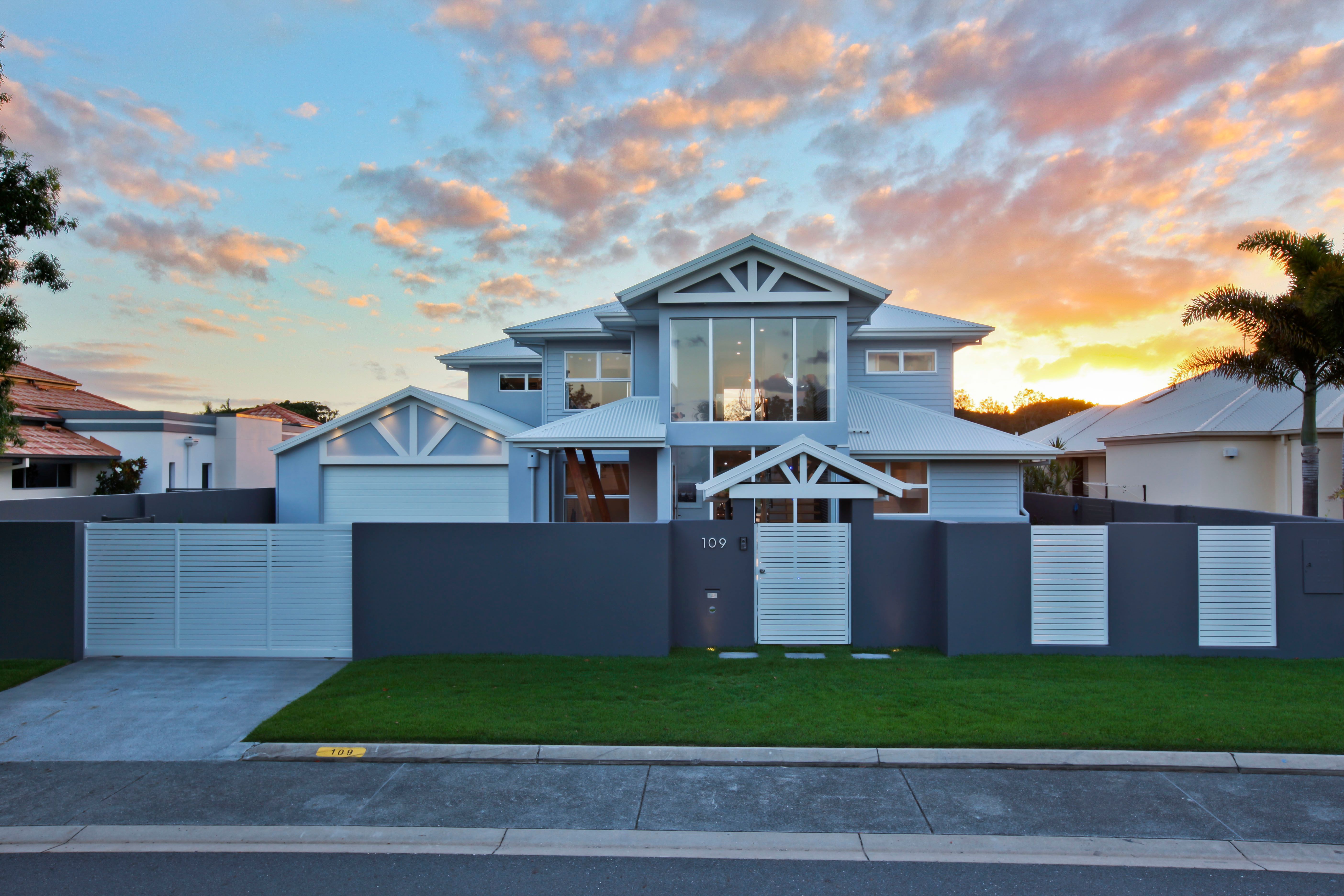 109 Sir Bruce Small Boulevard, Benowa Waters, QLD 4217