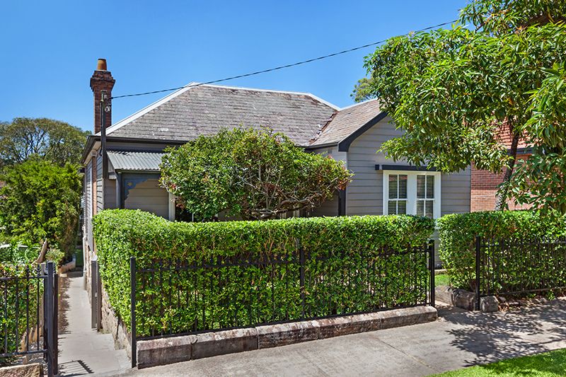 22 Dening Street
