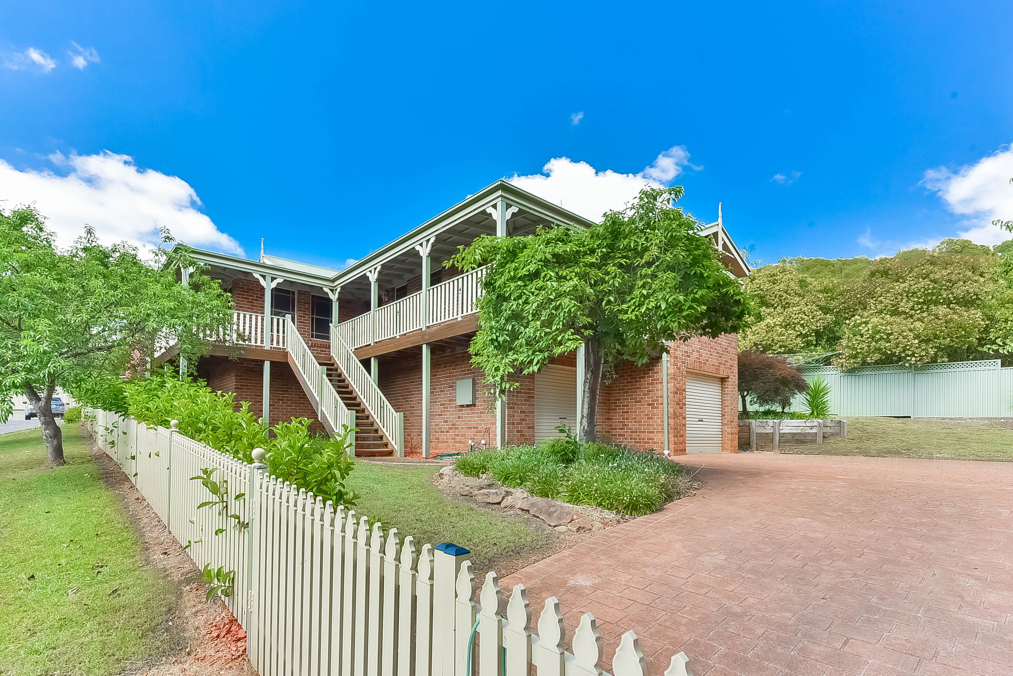 3 Whitfield Place
