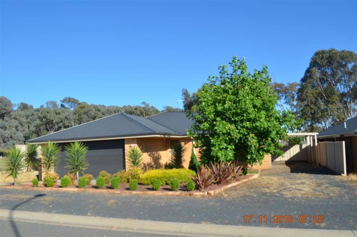 3 Jeffery Circuit, Tumut, NSW 2720