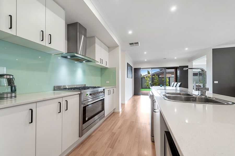 9 Riverway View, Craigieburn, VIC 3064