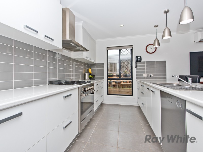 9 Braxlaw Crescent, Dakabin, QLD 4503