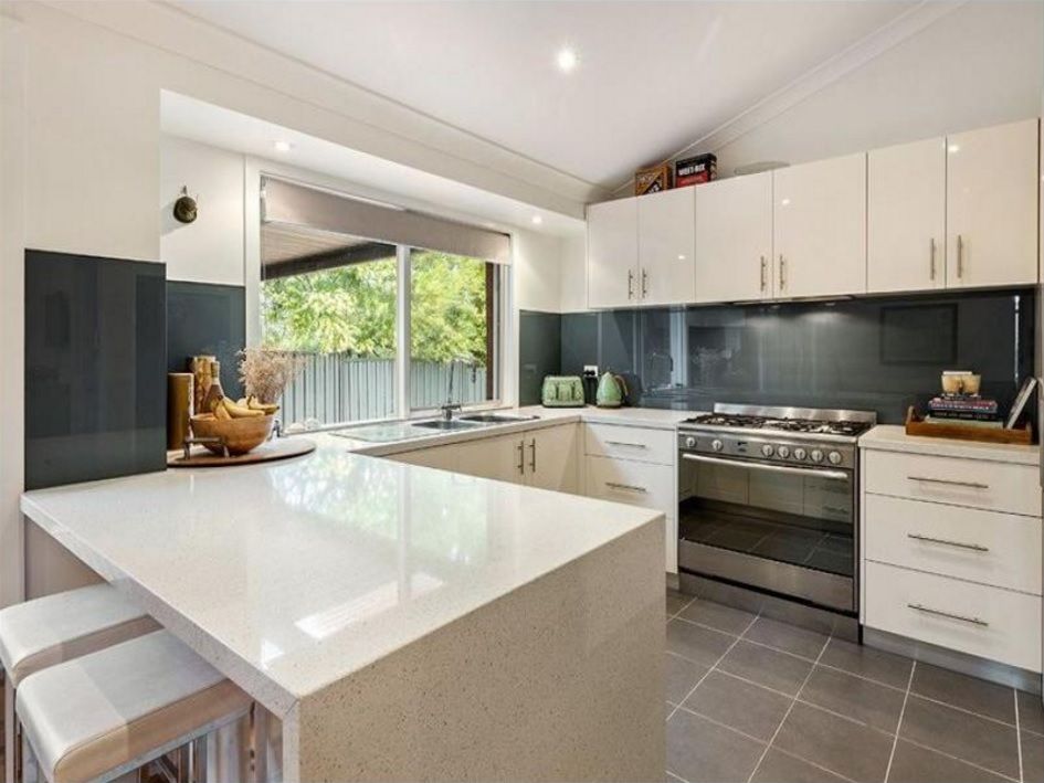 27 Strickland Drive, Mill Park, VIC 3082