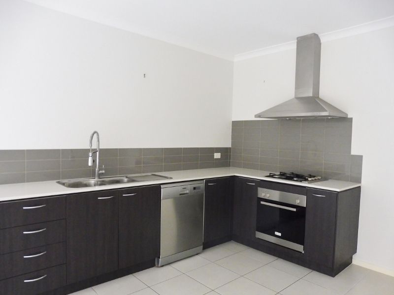 8 Sticht Way, Clyde, VIC 3978