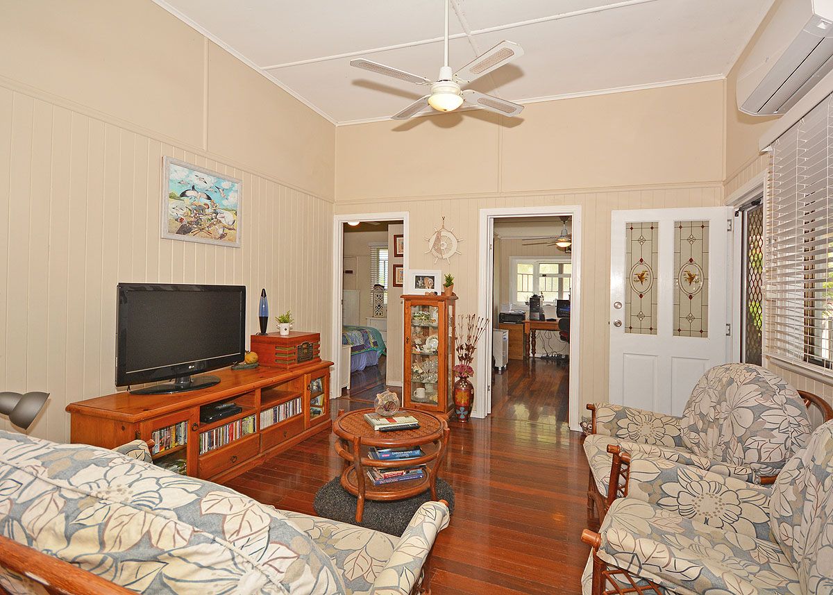 68 Dayman Street, Urangan, QLD 4655