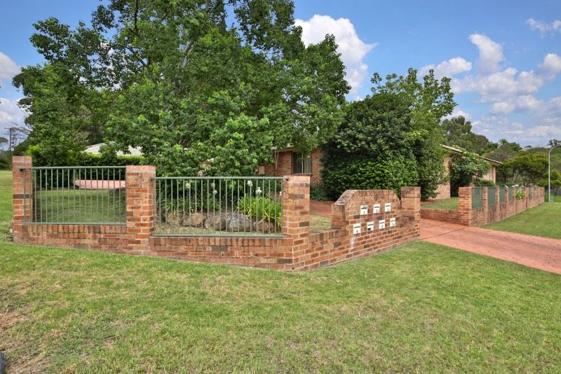 4/2 Maleen Street, Bomaderry, NSW 2541