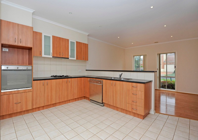 3 Crepe Myrtle Crescent, South Morang, VIC 3752