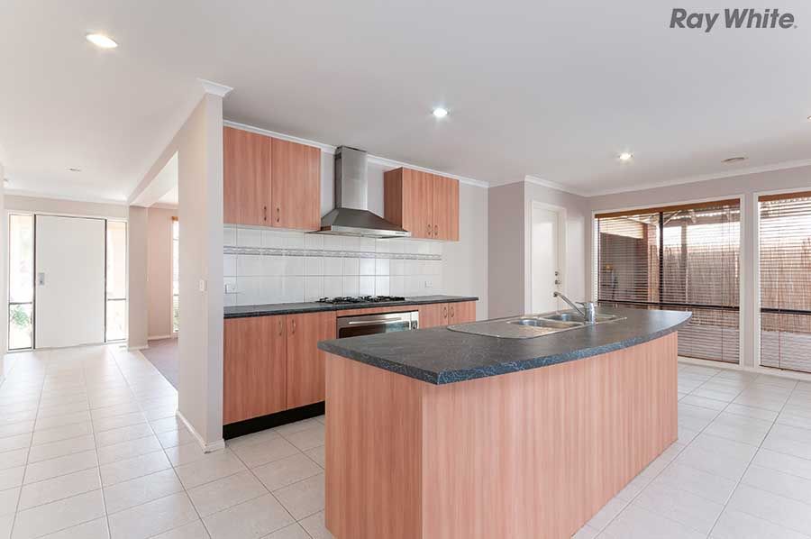 9 Brewster Way, Taylors Hill, VIC 3037