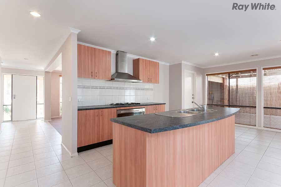 9 Brewster Way, Taylors Hill, VIC 3037