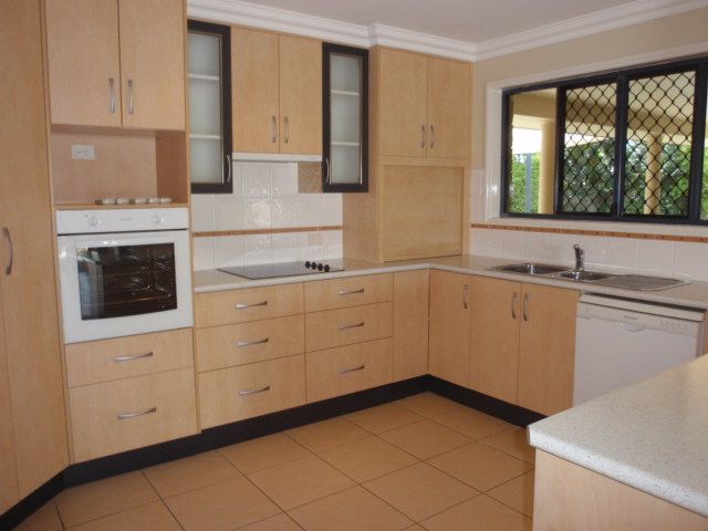 5 Coombs Court, Emerald, QLD 4720