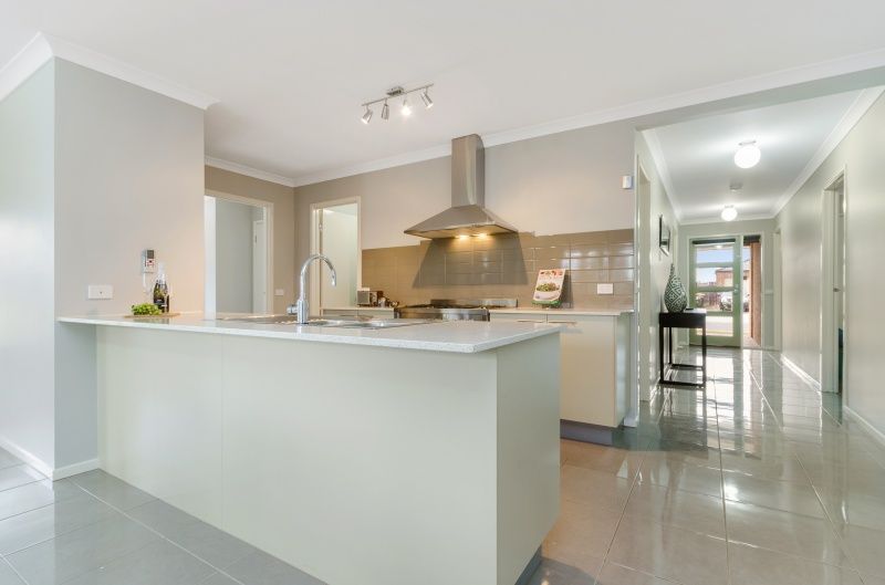 34 Nankeen Avenue, Lara, VIC 3212