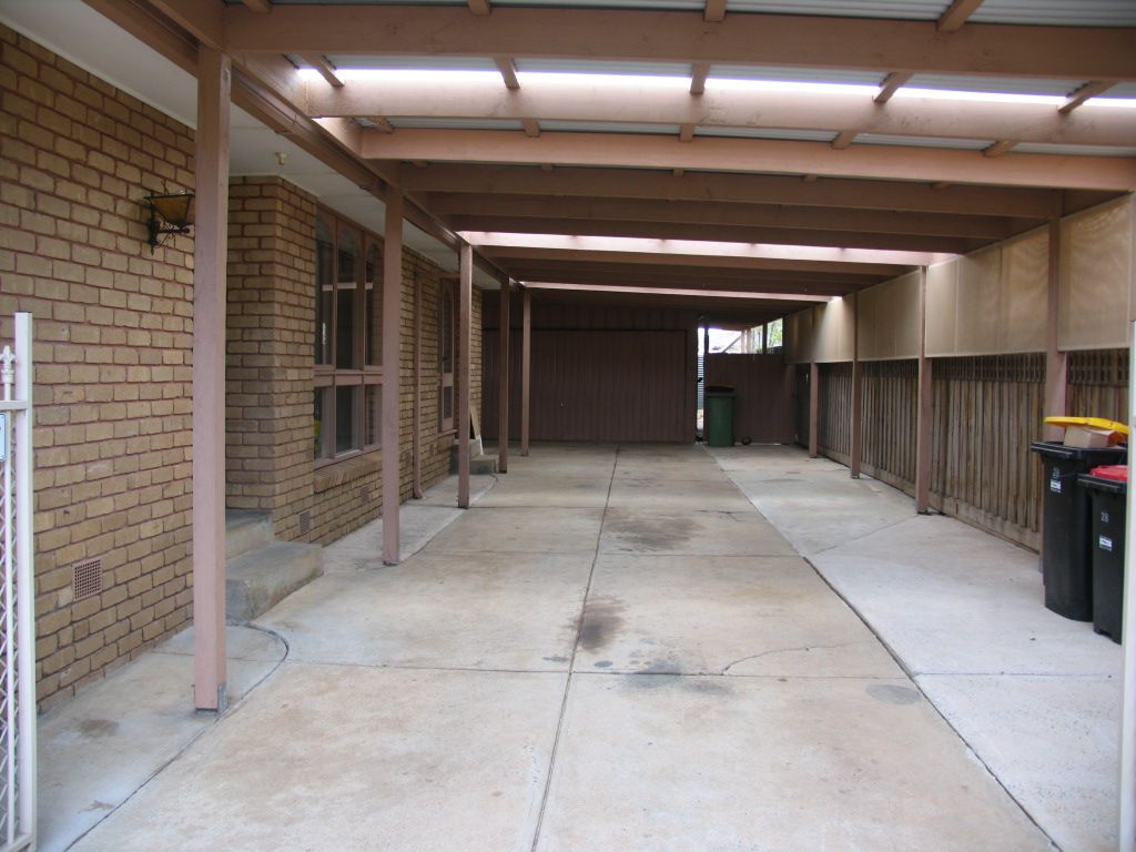 28 Kurrajong Crescent, Melton South, VIC 3338