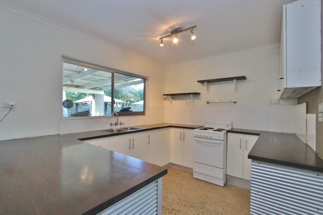 10 Kavieng Street, Trinity Beach, QLD 4879