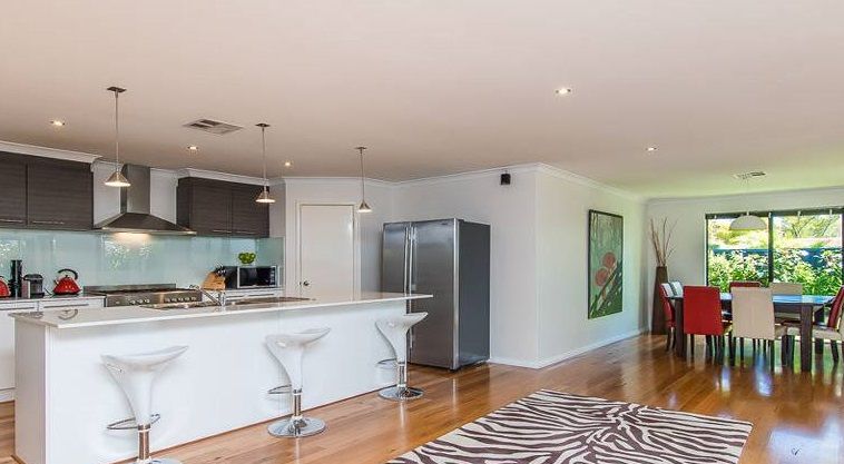 298A Belgravia Street, Cloverdale, WA 6105
