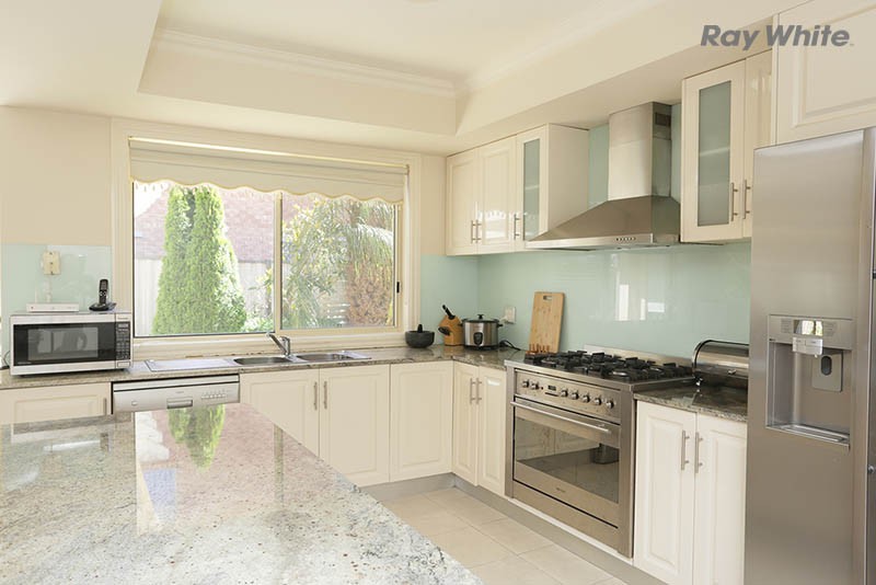6 Beechwood Grove, Burnside Heights, VIC 3023