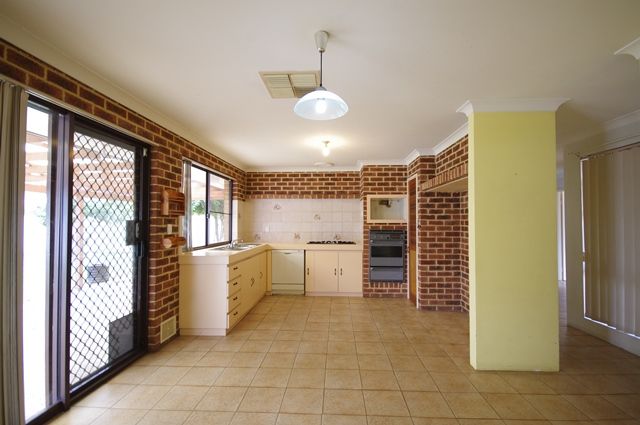 7 Sandpiper Close, Ballajura, WA 6066
