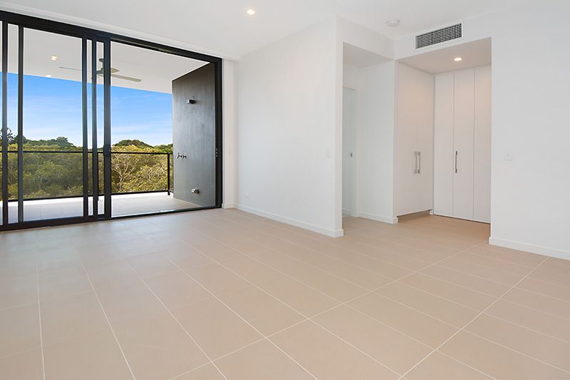 18 Parkside Circuit, Hamilton QLD 4007