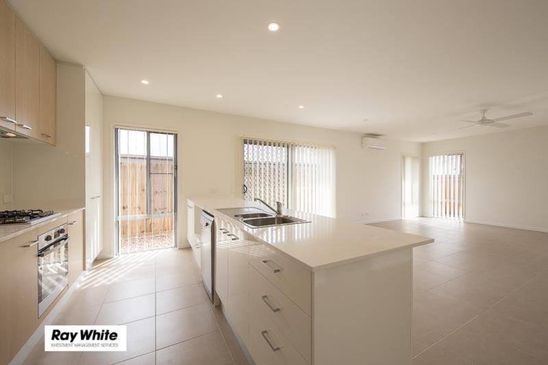 16 Bladensburg Drive, Waterford, QLD 4133