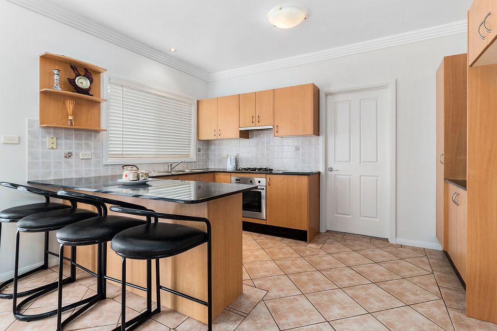 8B Stella Drive, Green Valley, NSW 2168
