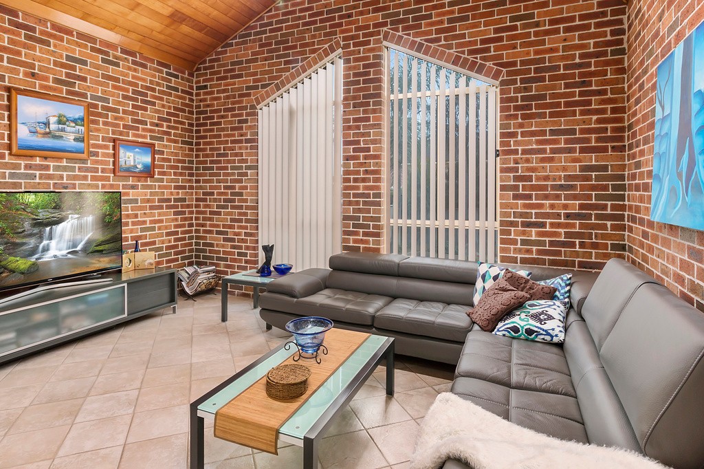 6 Neptune Street, Green Valley, NSW 2168