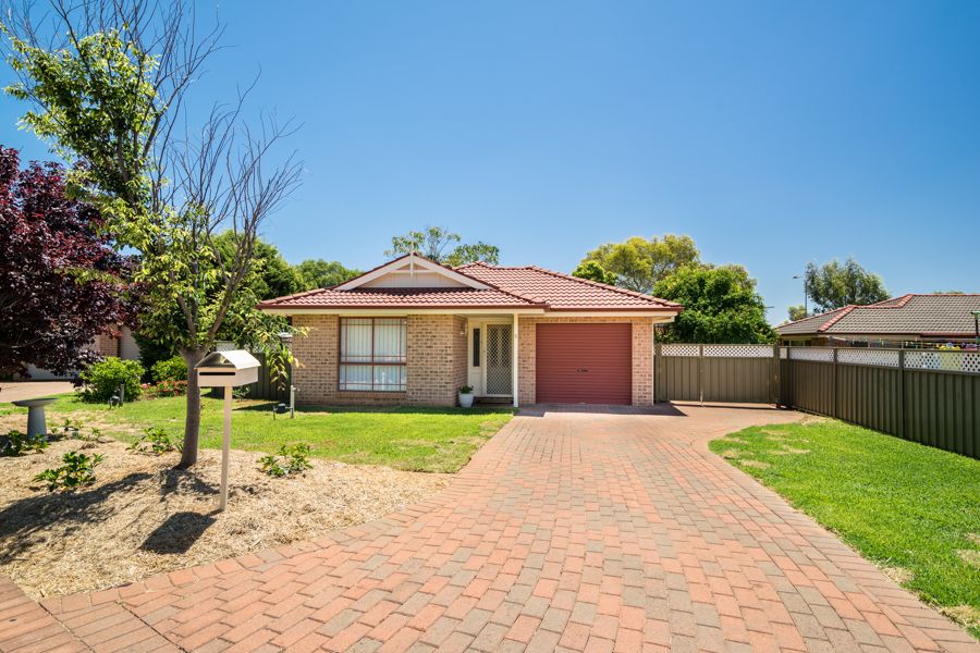 5 Carling Court