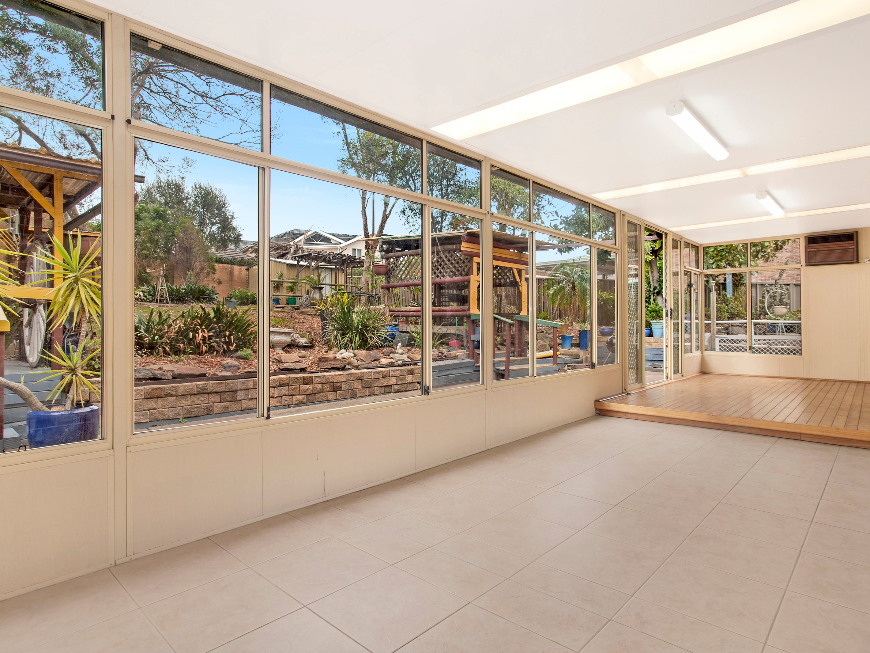 15 Dixon Street, Abbotsbury, NSW 2176