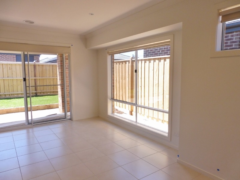 85 Lineham Drive, Cranbourne East, VIC 3977