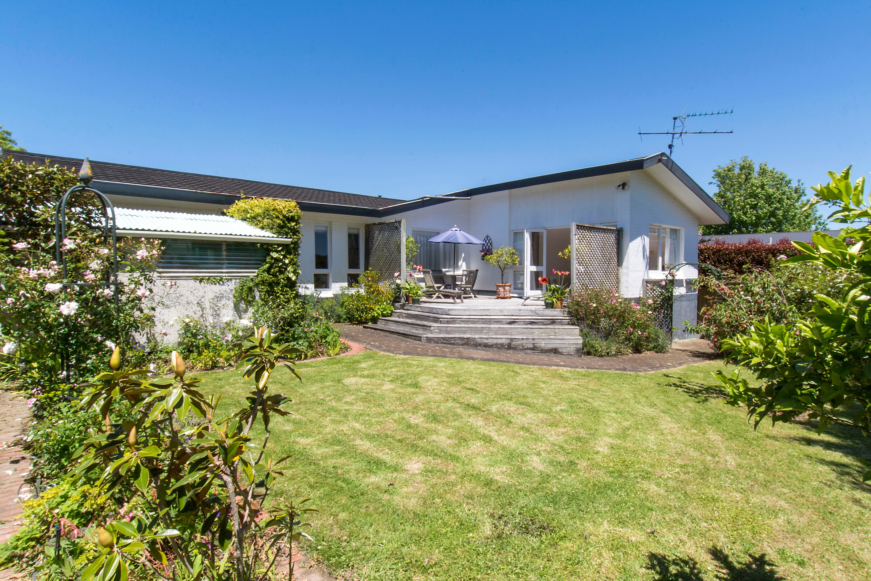 5 Oliver Twist Avenue, Mellons Bay, Manukau City