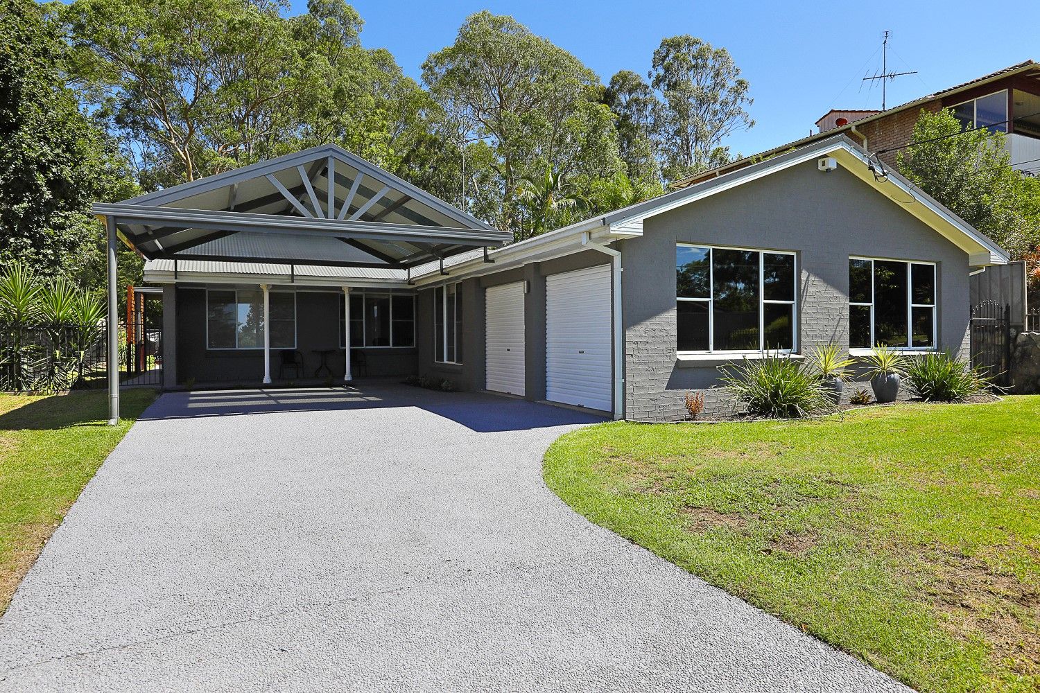 39 Parklands Avenue