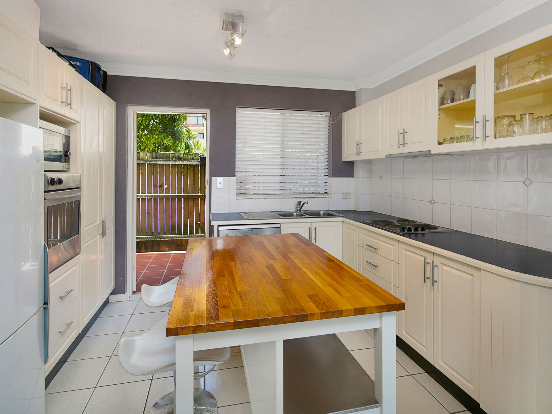 1/15 Dansie Street, Greenslopes, QLD 4120