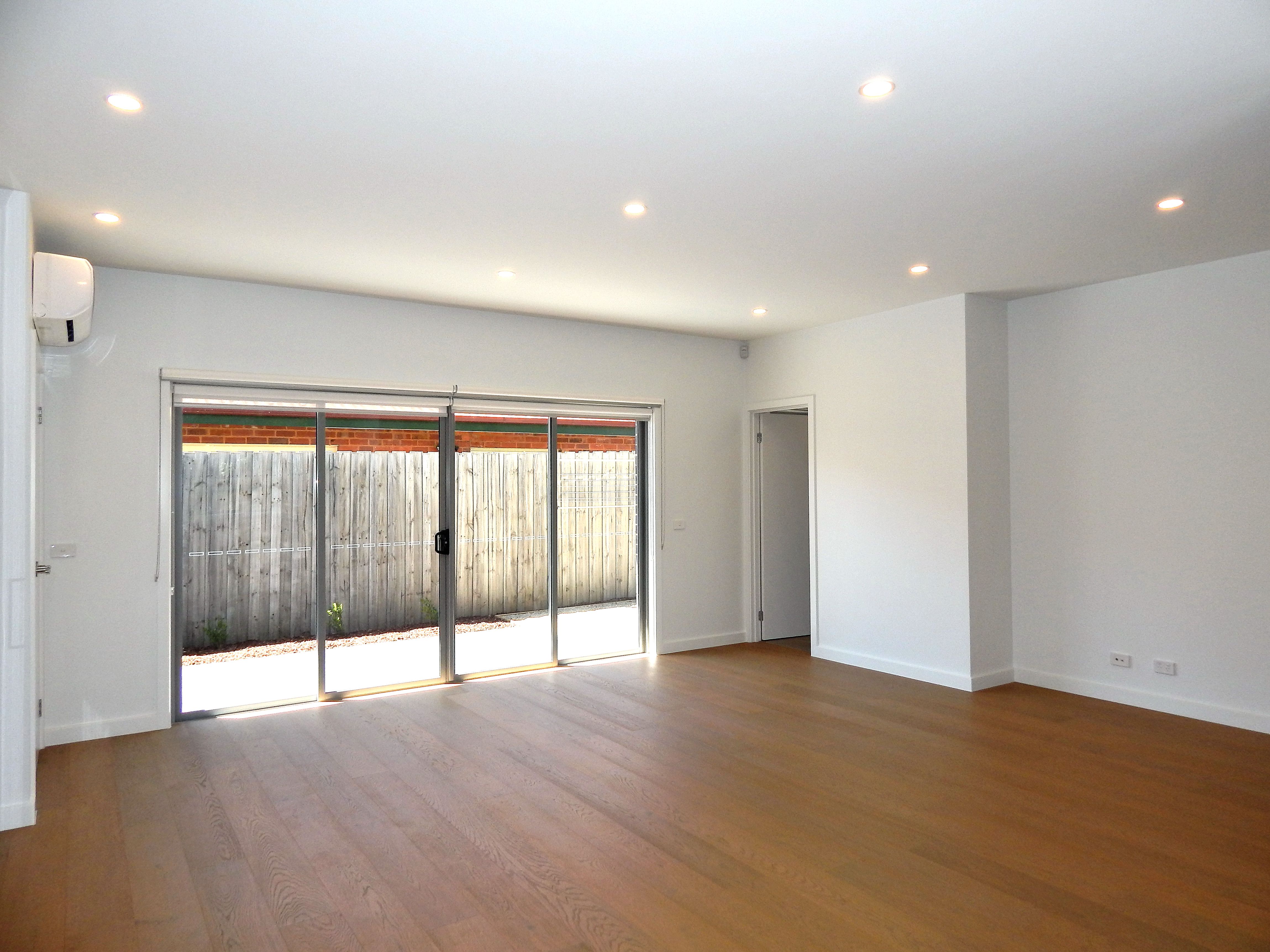 2/6 Spratling Street, Reservoir, VIC 3073