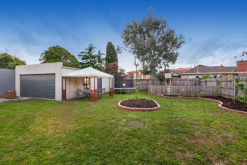 1 Mendip Road, Reservoir, VIC 3073