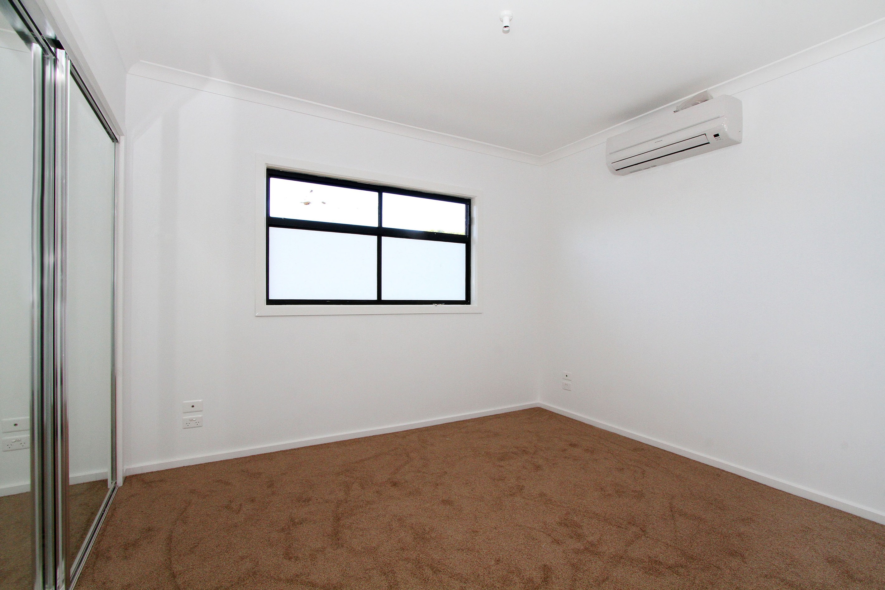 2/8 Avalon Avenue, Broadmeadows, VIC 3047
