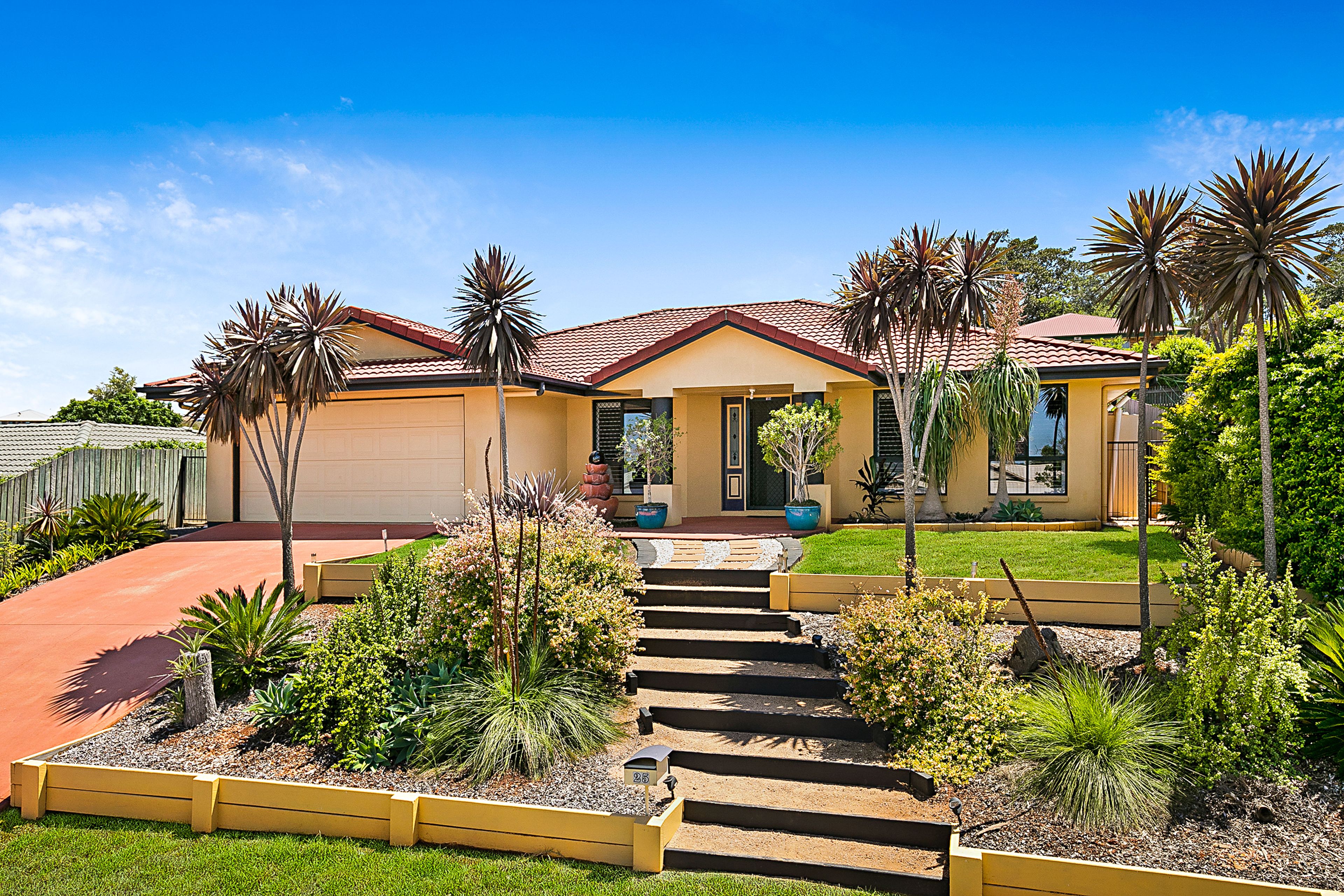 25 Catalina Drive, Wilsonton QLD 4350