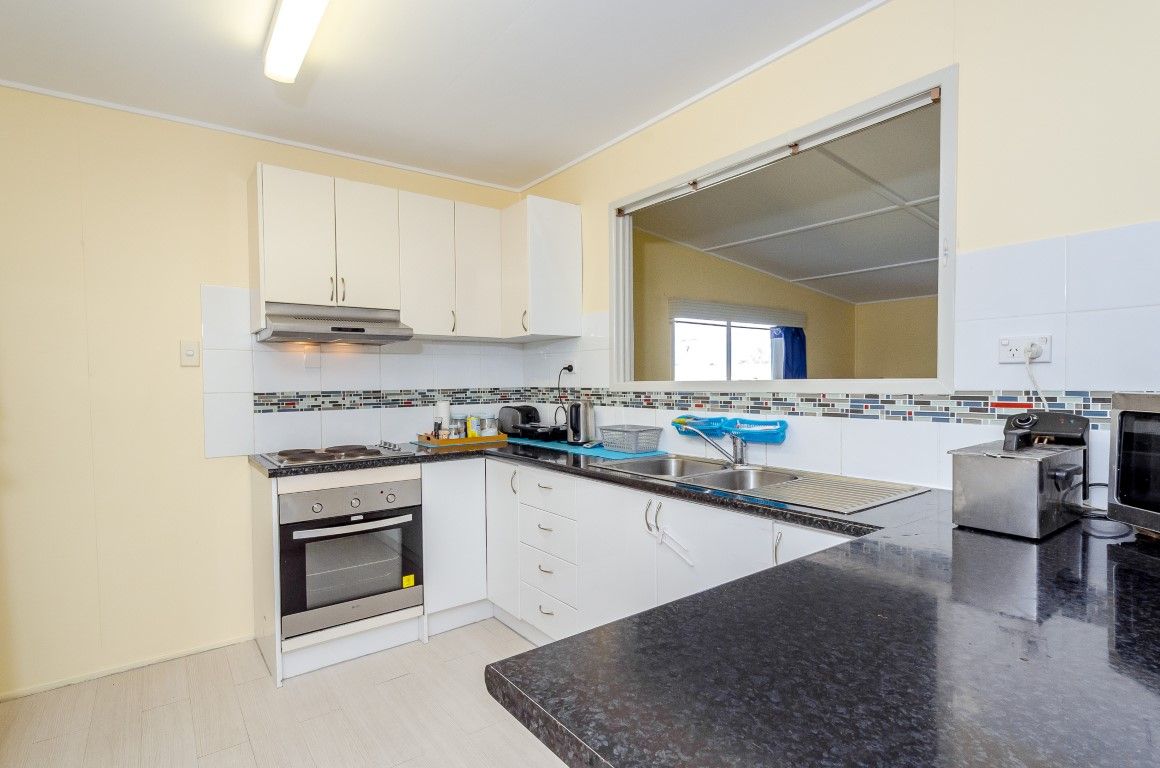 11 Hansen Crescent, Clinton, QLD 4680