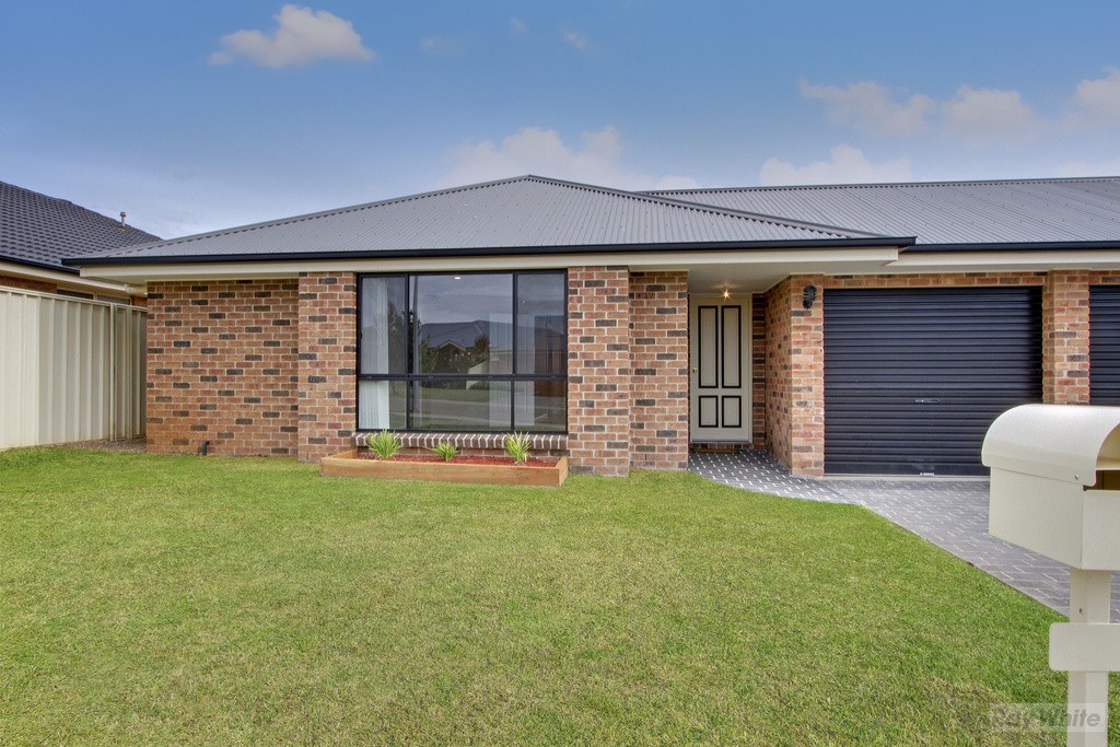 42 Crestwood Drive, Goulburn, NSW 2580
